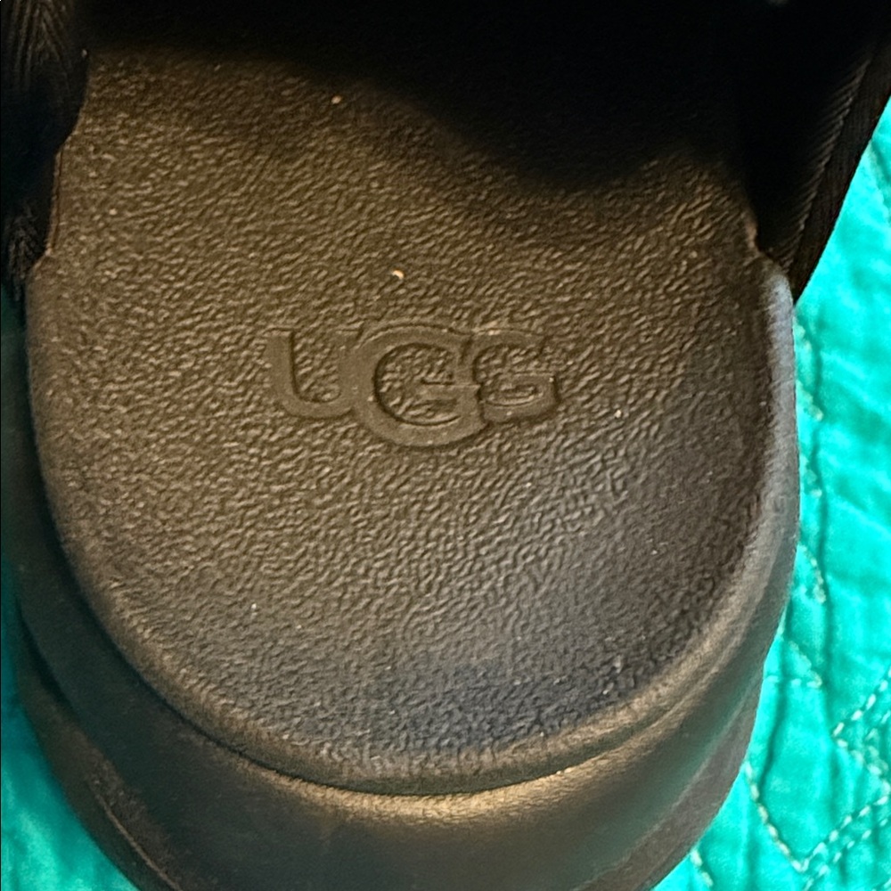 UGG LA Sporty Black Platform Slide Sandals